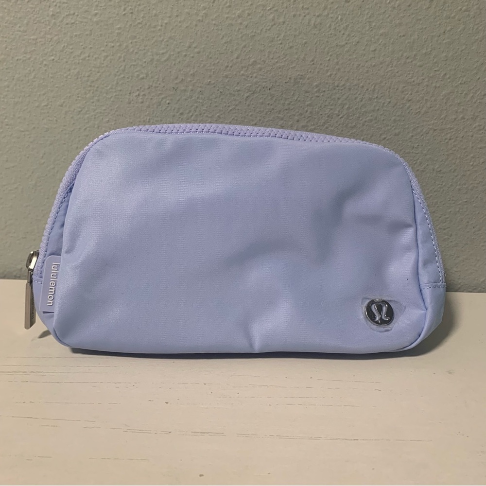 Lululemon Everywhere Belt Bag